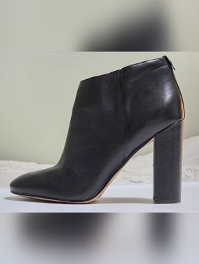 ​Sam Edelman Black Leather Block Heel Ankle Boots Size 8.5 Classic Minimalist